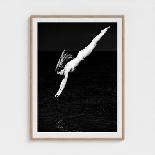 bw-diving-grace 36x48-natural frame frame