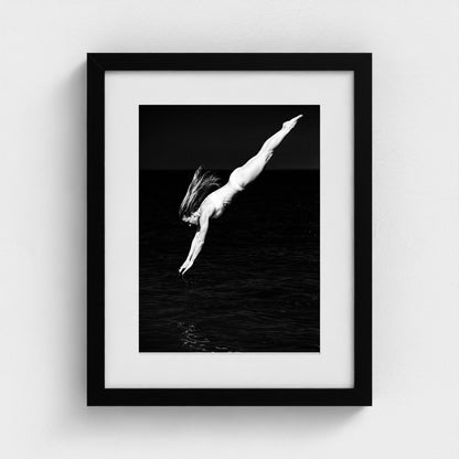 bw-diving-grace 11x14-black frame frame