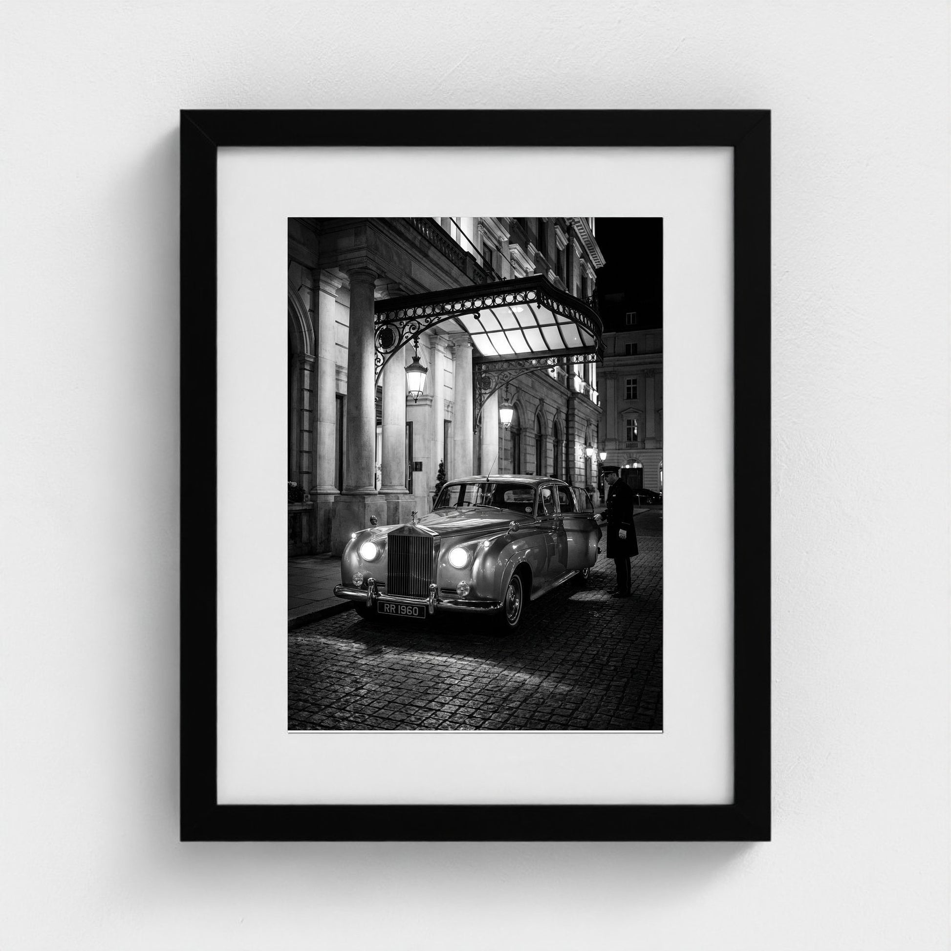 bw-fashionably-late 11x14-black frame frame