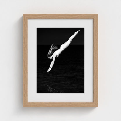 bw-diving-grace 11x14-natural frame frame