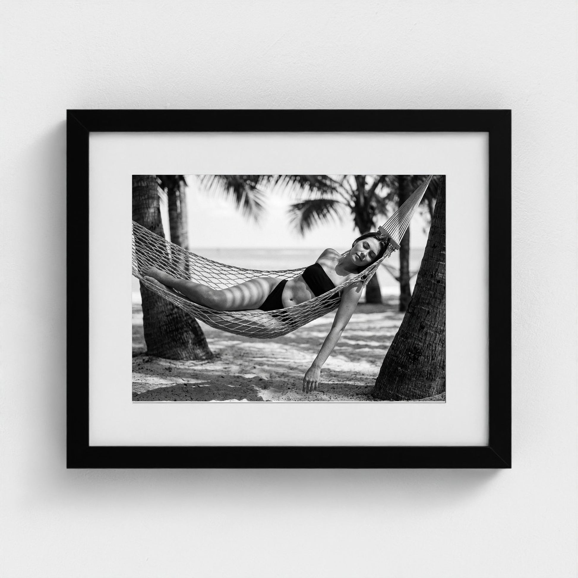 bw-hammock-dreams 14x11-black frame frame