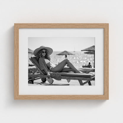 bw-lounge-hour 14x11-natural frame frame