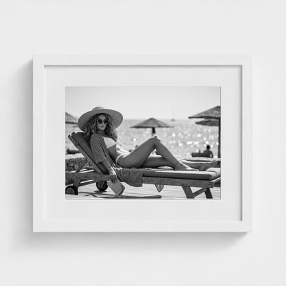 bw-lounge-hour 14x11-white frame frame
