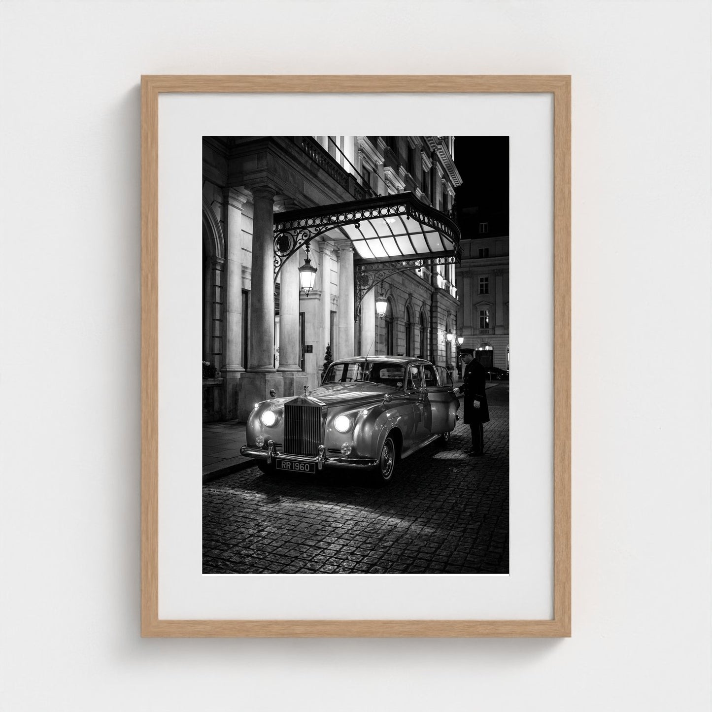 bw-fashionably-late 18x24-natural frame frame