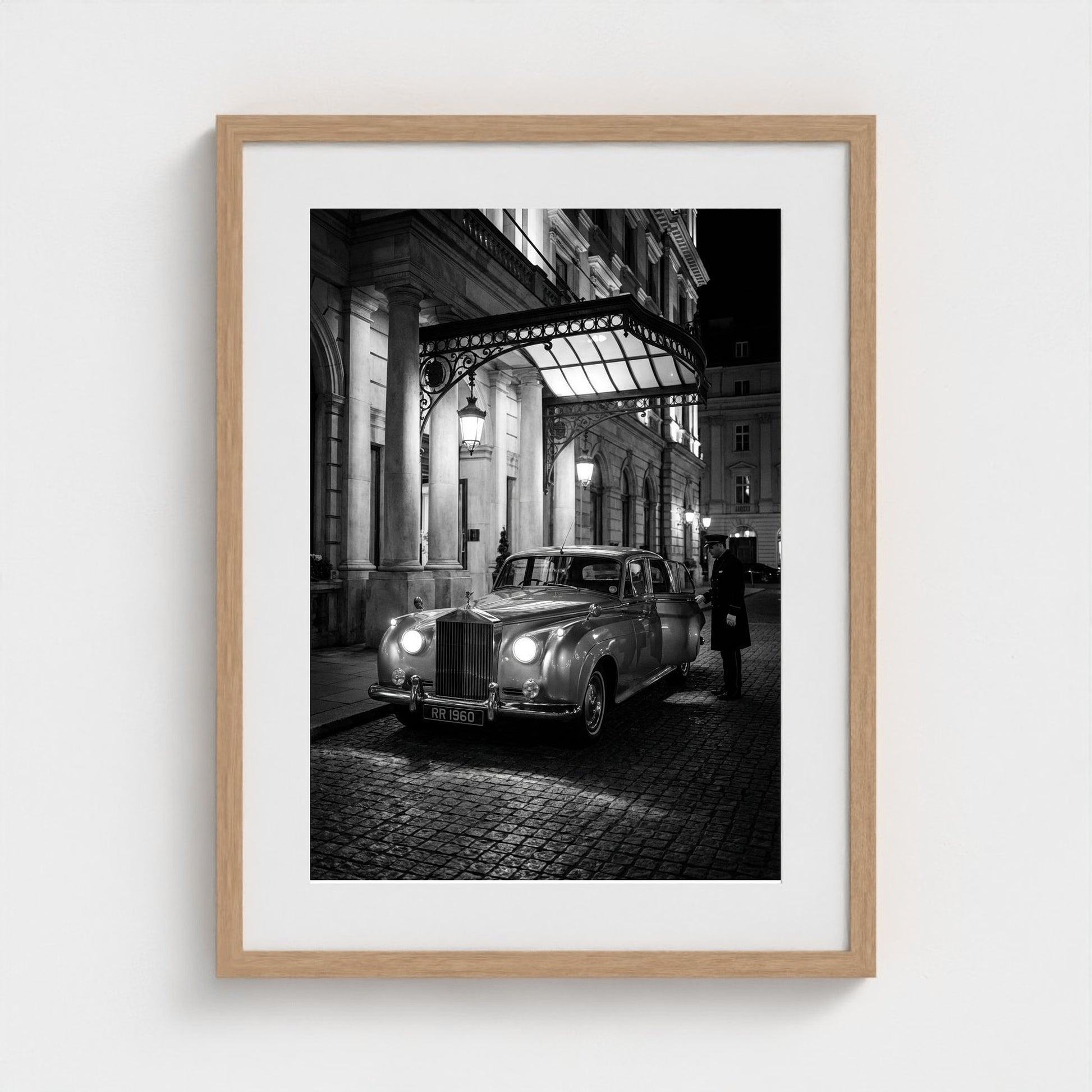 bw-fashionably-late 18x24-natural frame frame