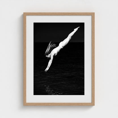 bw-diving-grace 18x24-natural frame frame