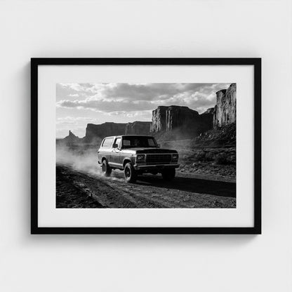 bronco 24x18-black frame frame
