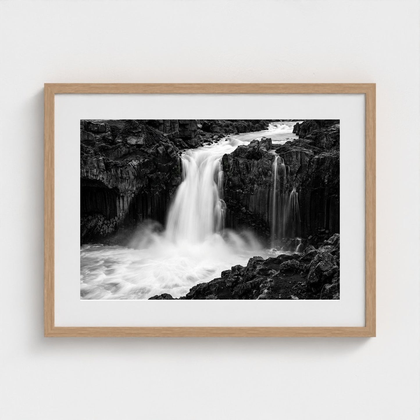 icelandic-cascade 24x18-natural frame frame