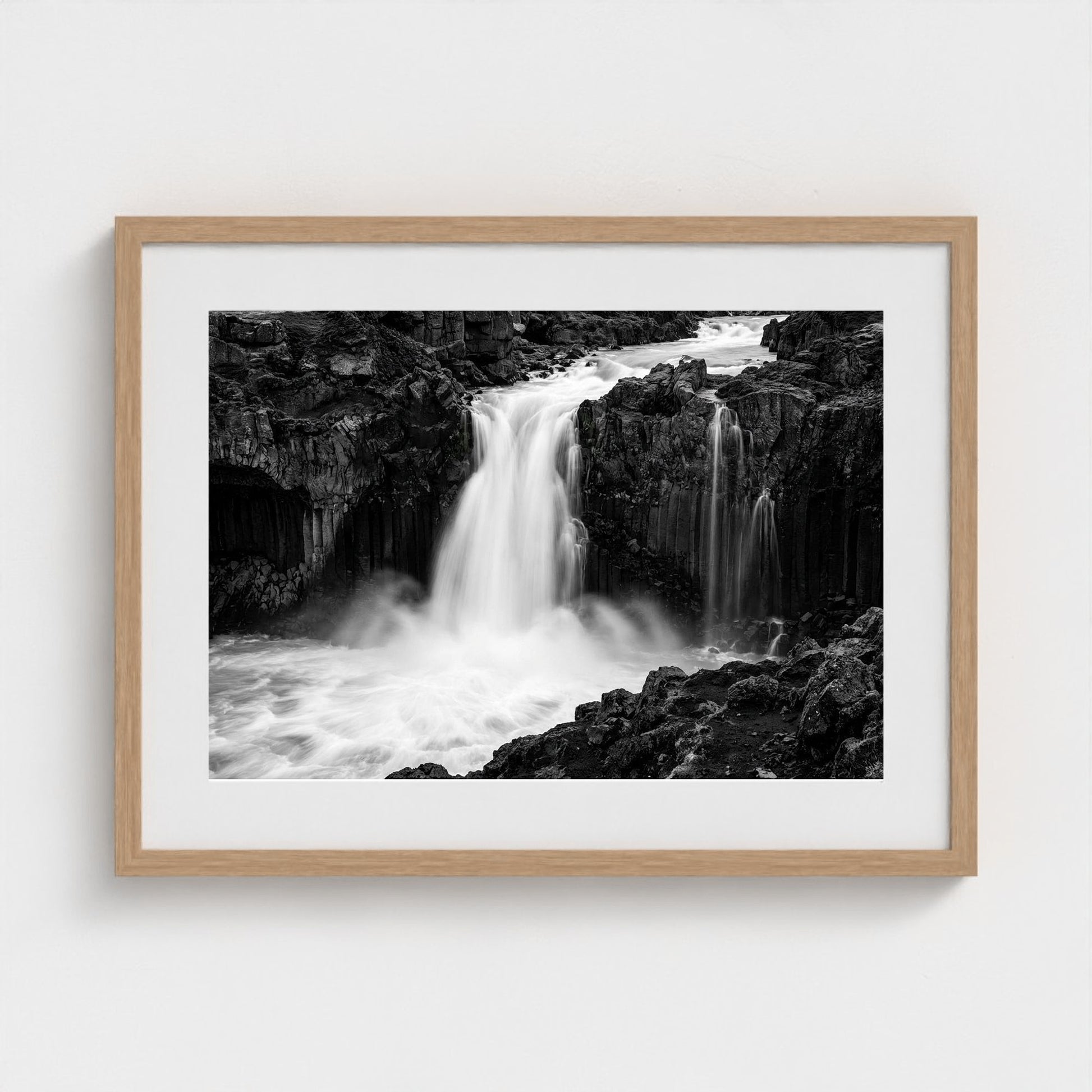 icelandic-cascade 24x18-natural frame frame