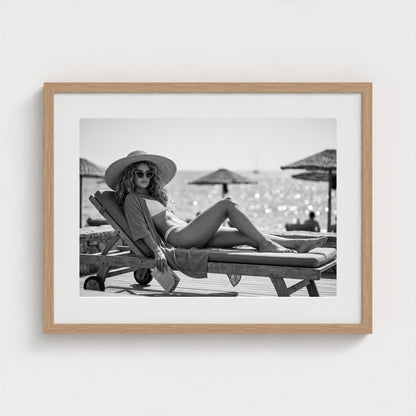 bw-lounge-hour 24x18-natural frame frame