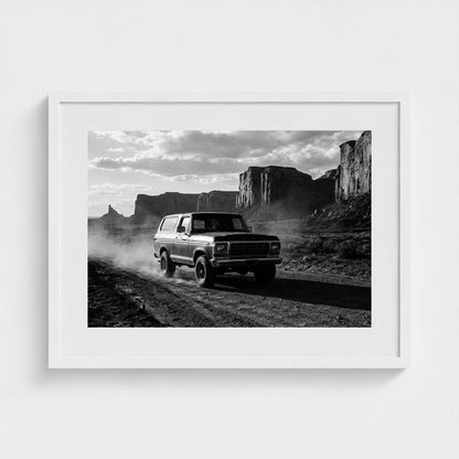 bronco 24x18-white frame frame
