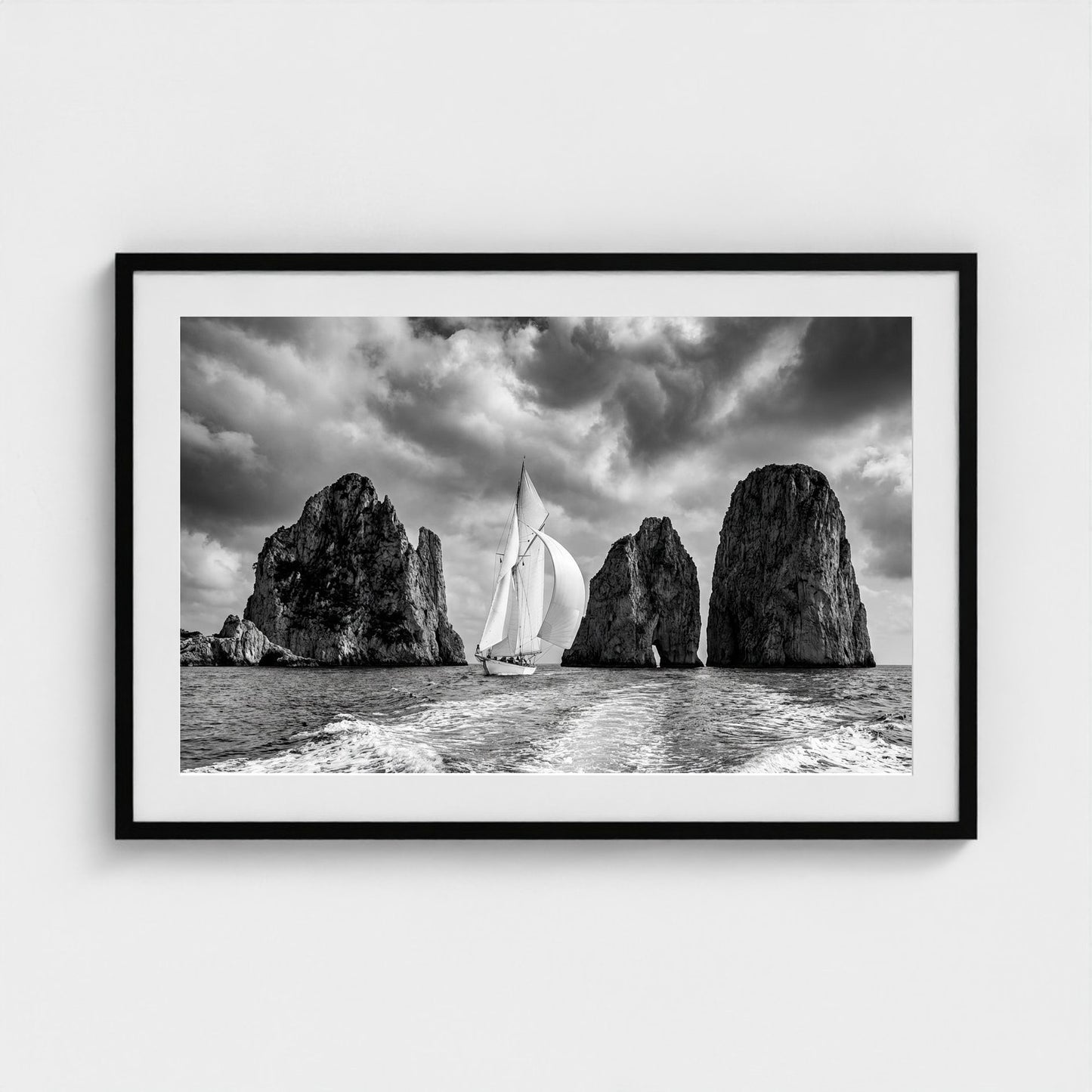 bw-capri-yacht 36x24-black frame frame