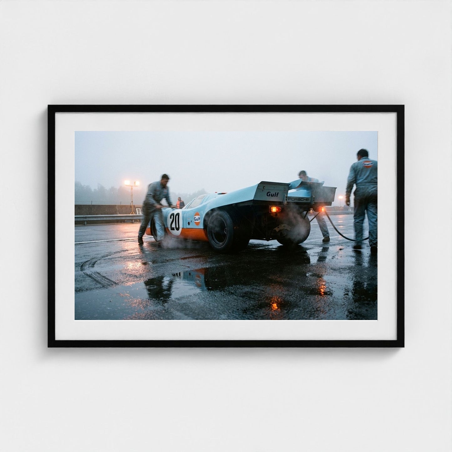 le-mans-dawn 36x24-black frame frame