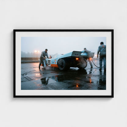 le-mans-dawn 36x24-black frame frame
