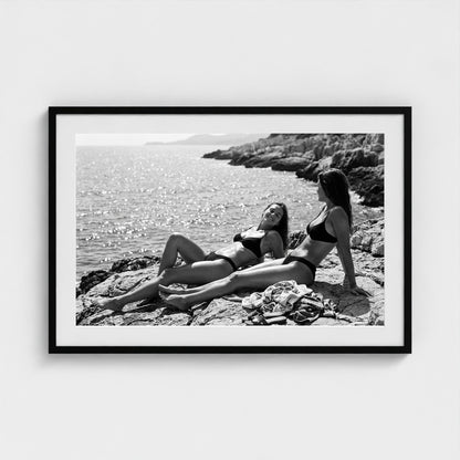 bw-lounging-antibes 36x24-black frame frame