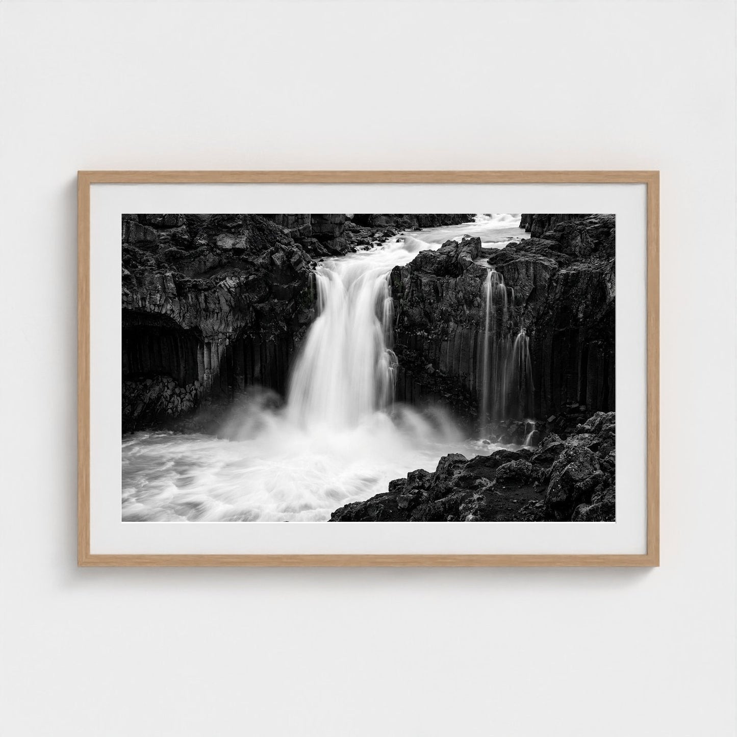 icelandic-cascade 36x24-natural frame frame