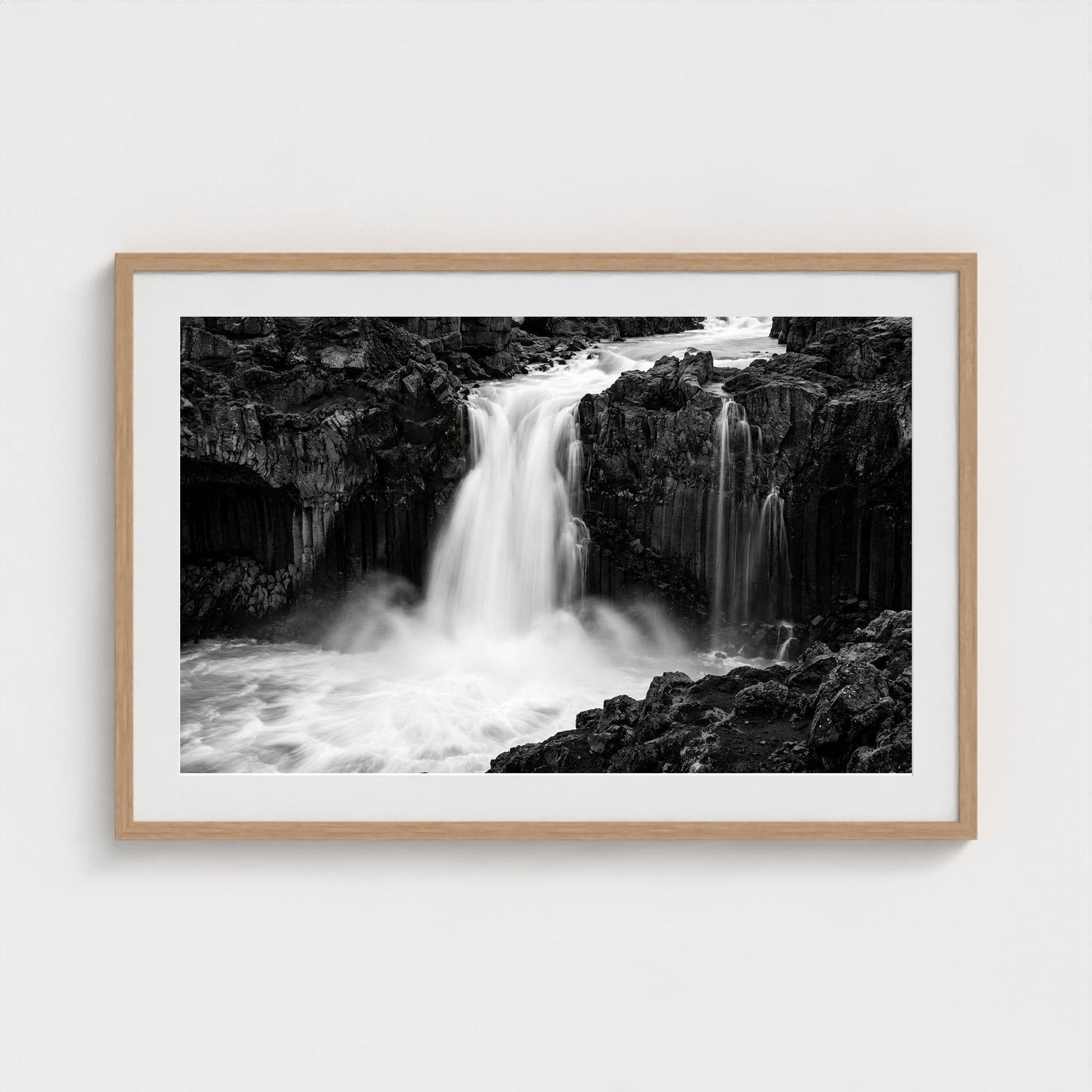 icelandic-cascade 36x24-natural frame frame