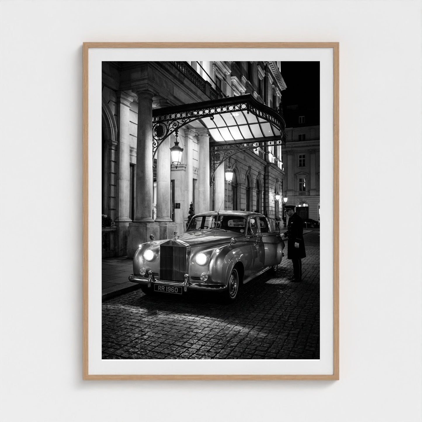 bw-fashionably-late 36x48-natural frame frame