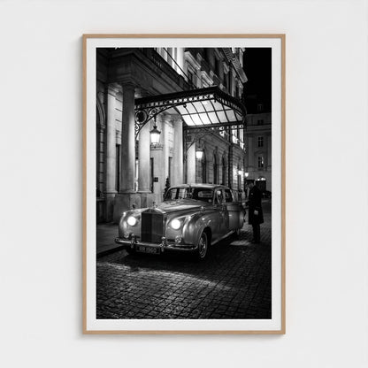 bw-fashionably-late 40x60-natural frame frame