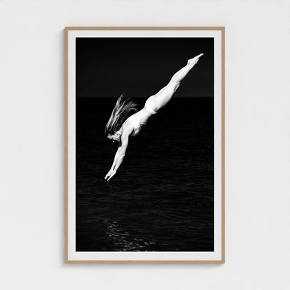 bw-diving-grace 40x60-natural frame frame