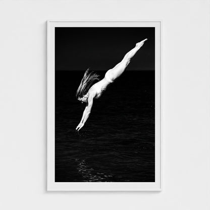 bw-diving-grace 40x60-white frame frame