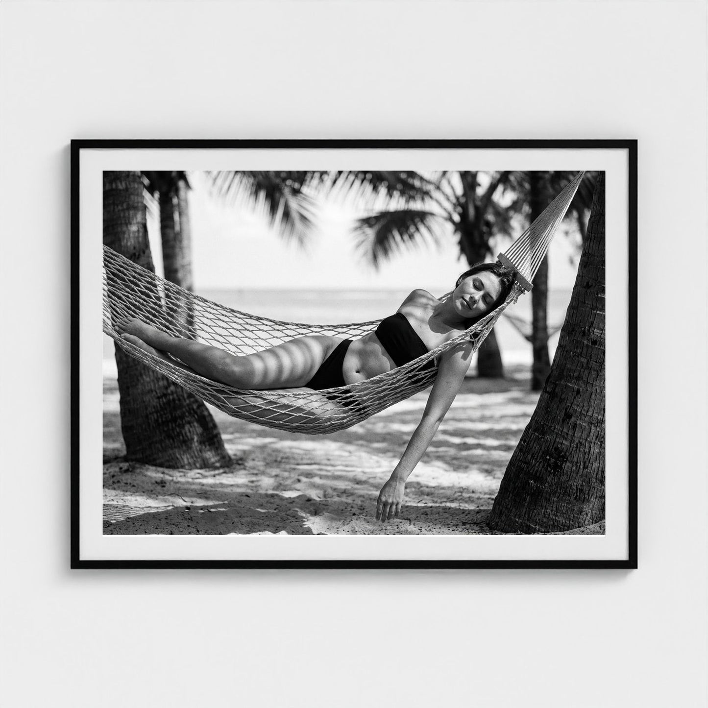 bw-hammock-dreams 48x36-black frame frame