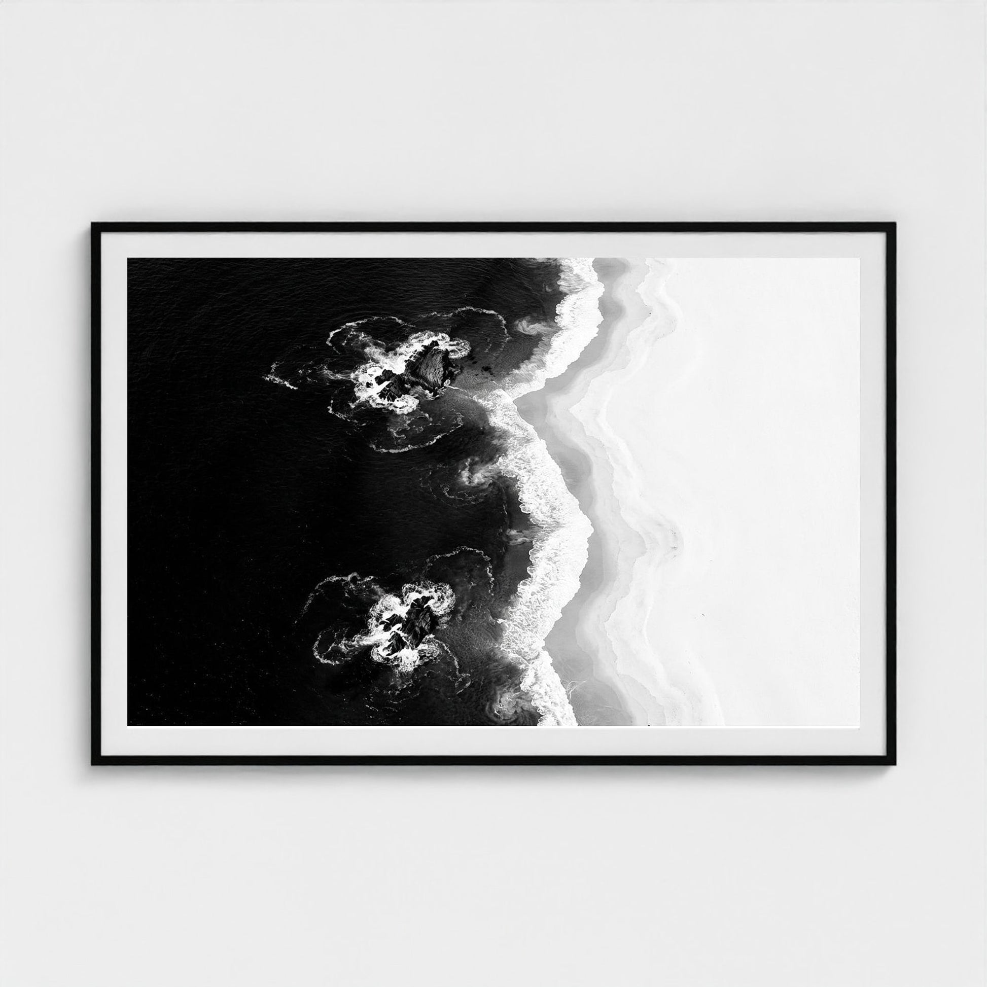 bw-shoreline-geometry 60x40-black frame frame