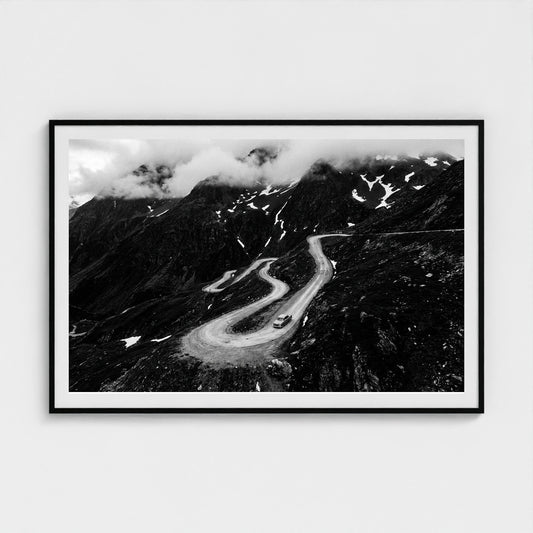 mountain-pass 60x40-black frame frame