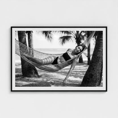 bw-hammock-dreams 60x40-black frame frame
