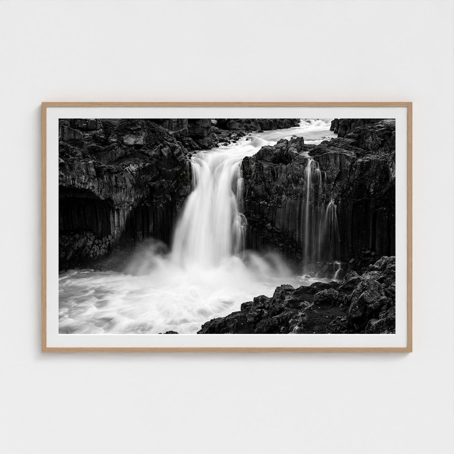 icelandic-cascade 60x40-natural frame frame