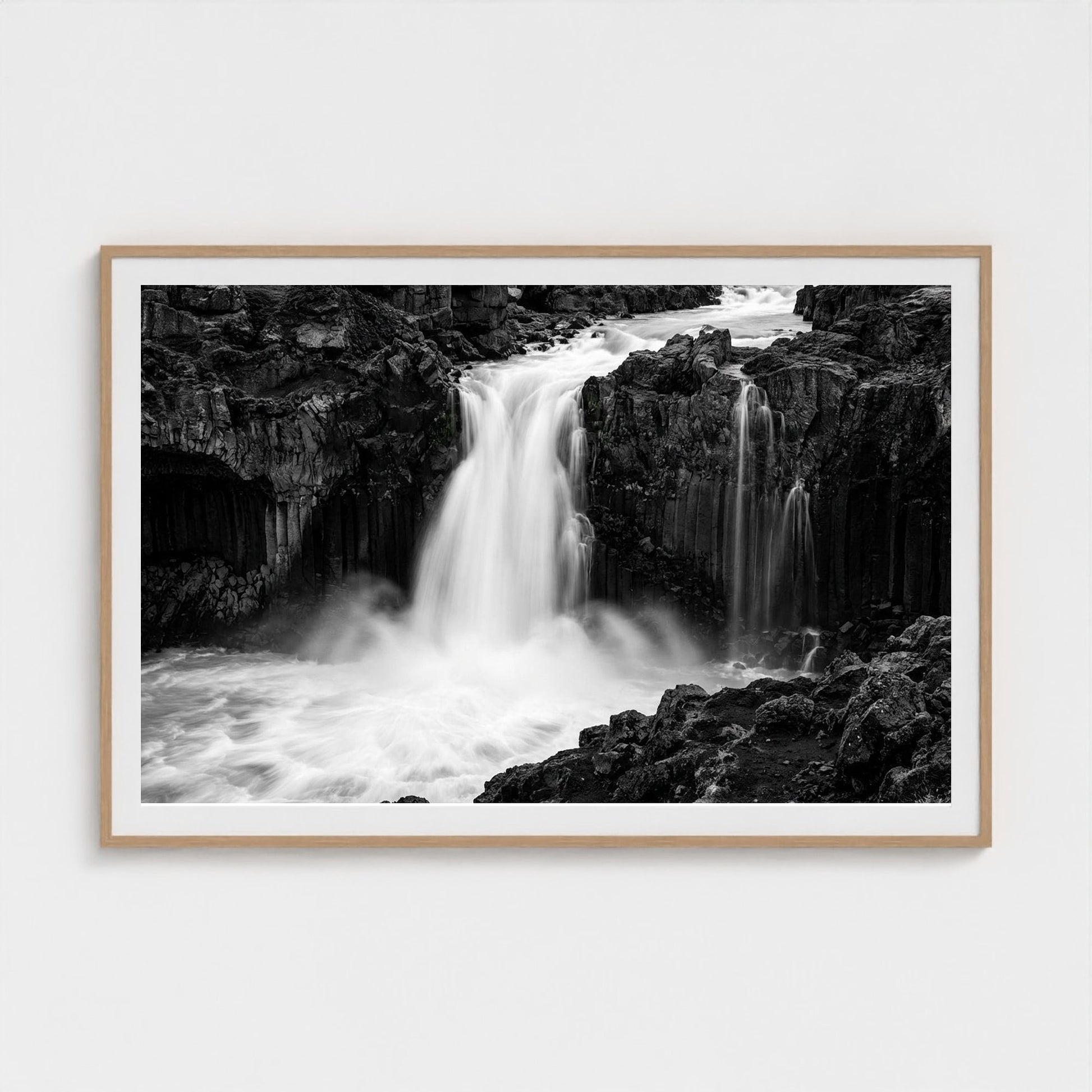 icelandic-cascade 60x40-natural frame frame