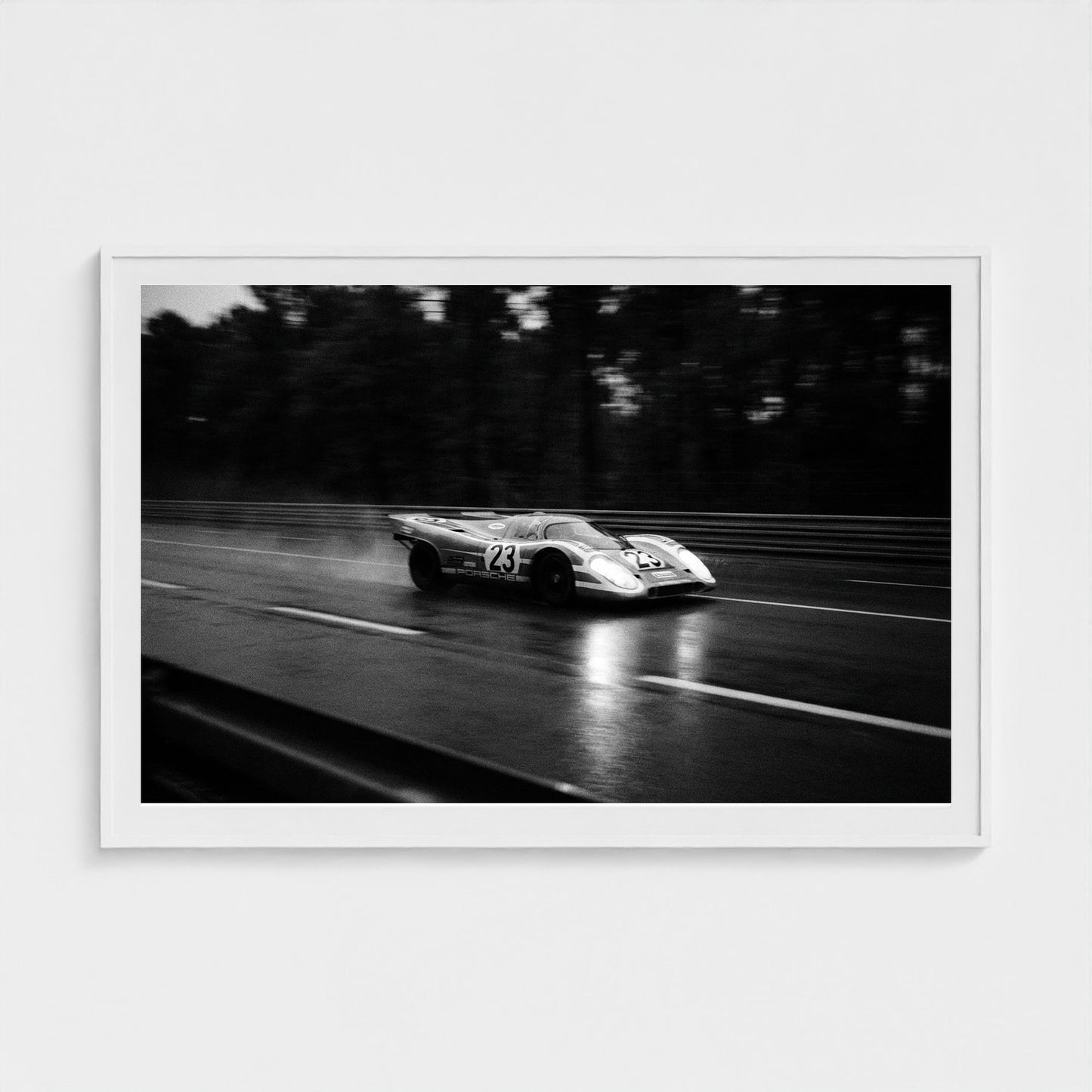 bw-le-mans-night 60x40-white frame frame