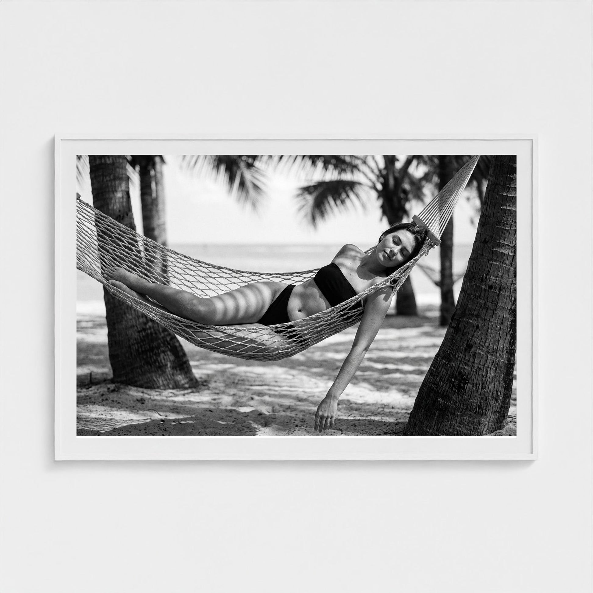 bw-hammock-dreams 60x40-white frame frame
