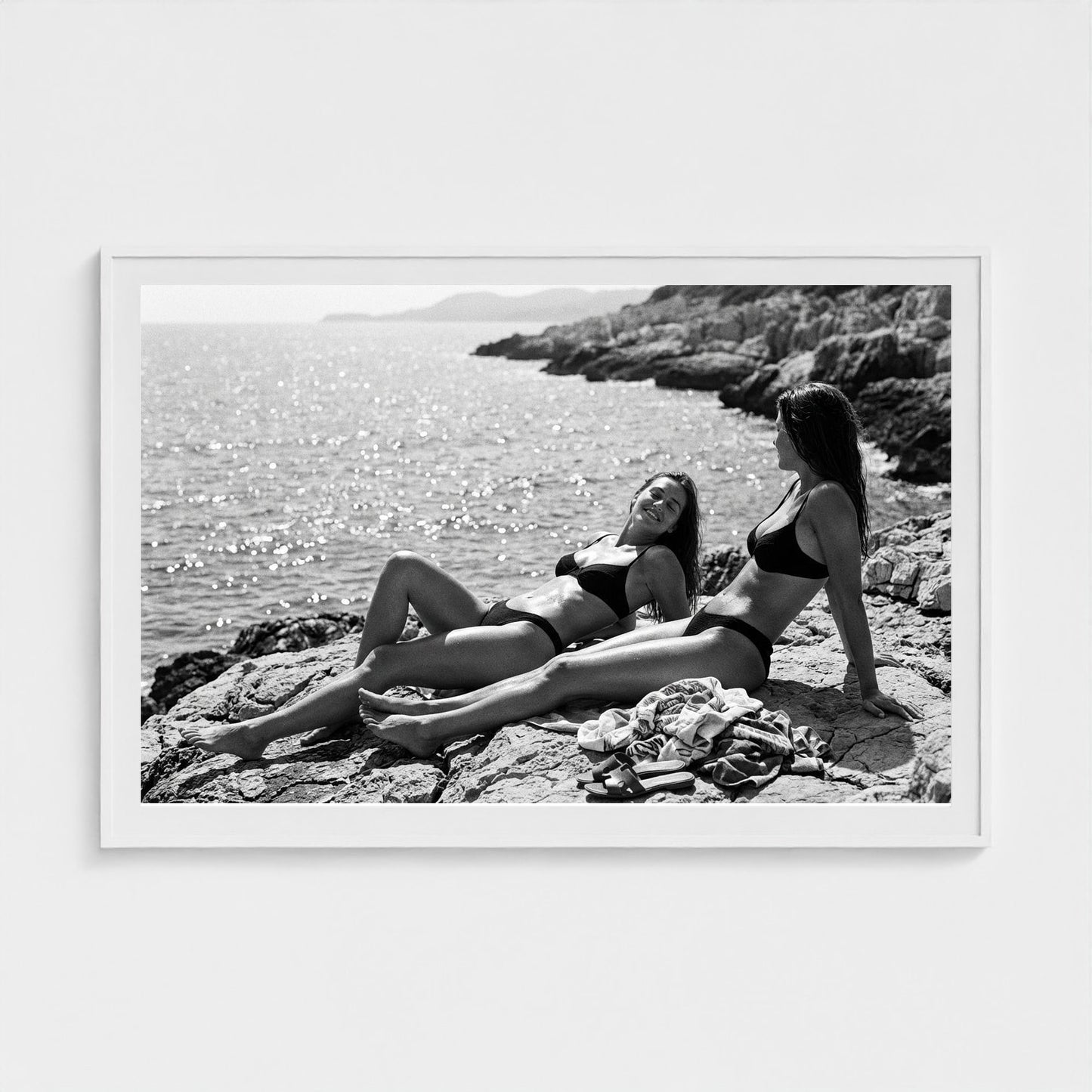 bw-lounging-antibes 60x40-white frame frame