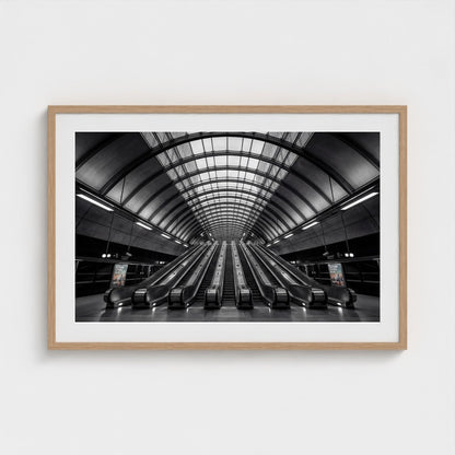london-canary-wharf-tube 36x24 natural frame